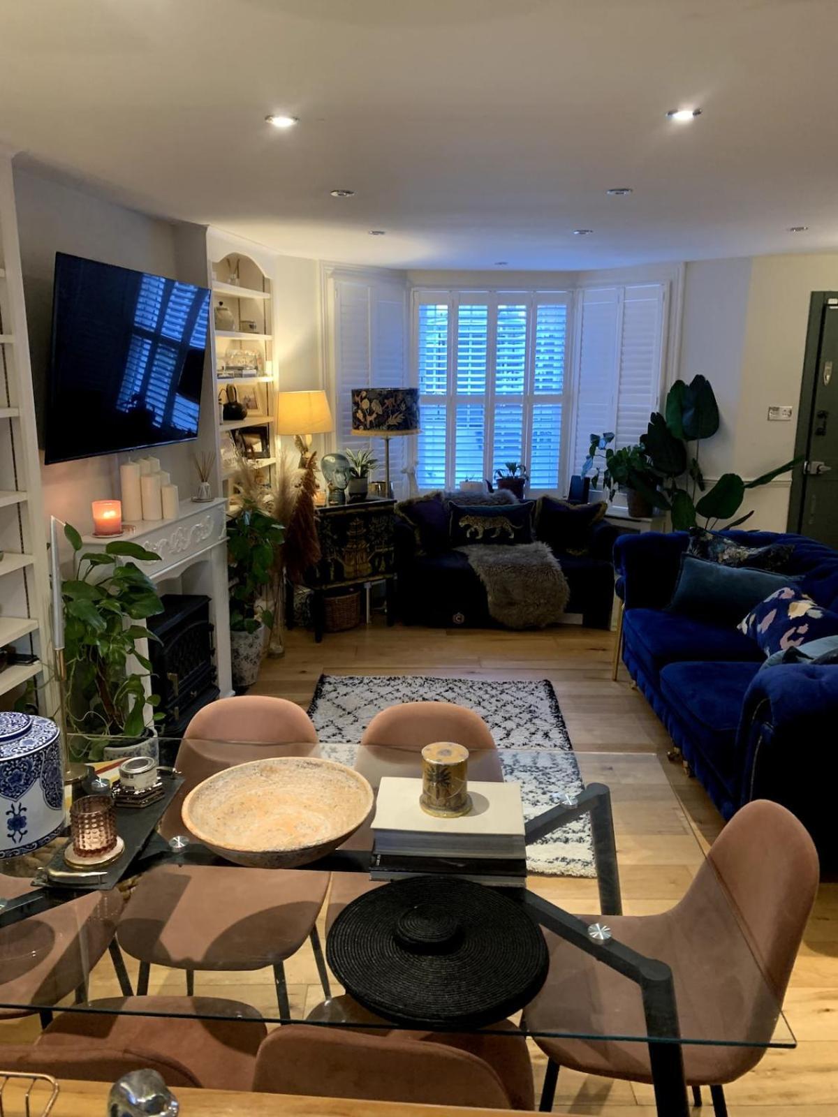 Stylish Two Bedroom Flat Clapham *